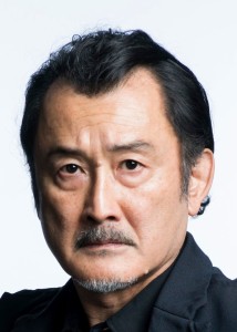 吉田鋼太郎と安蘭けいが熱愛中！眼鏡っていったい何なの？