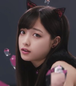 橋本環奈の悪魔と天使のCM画像