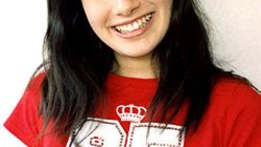 ホラン千秋“気合いのミニスカート”美脚を露わに「どうした!?」「完全にマウントとってるやん」1
